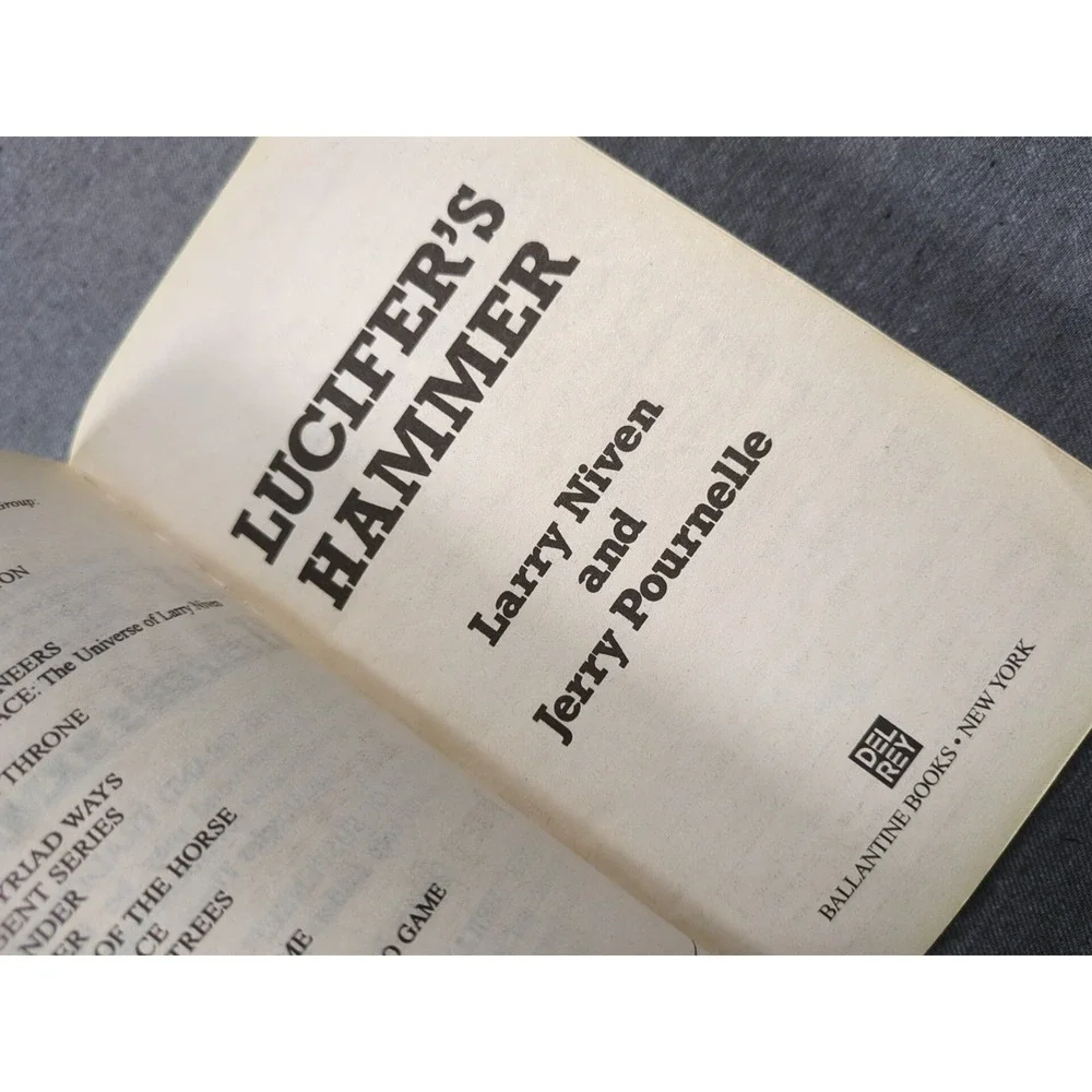 Lucifer's Hammer Larry Niven Jerry Pournelle 1977 Del Rey Mass Market Paperback‎